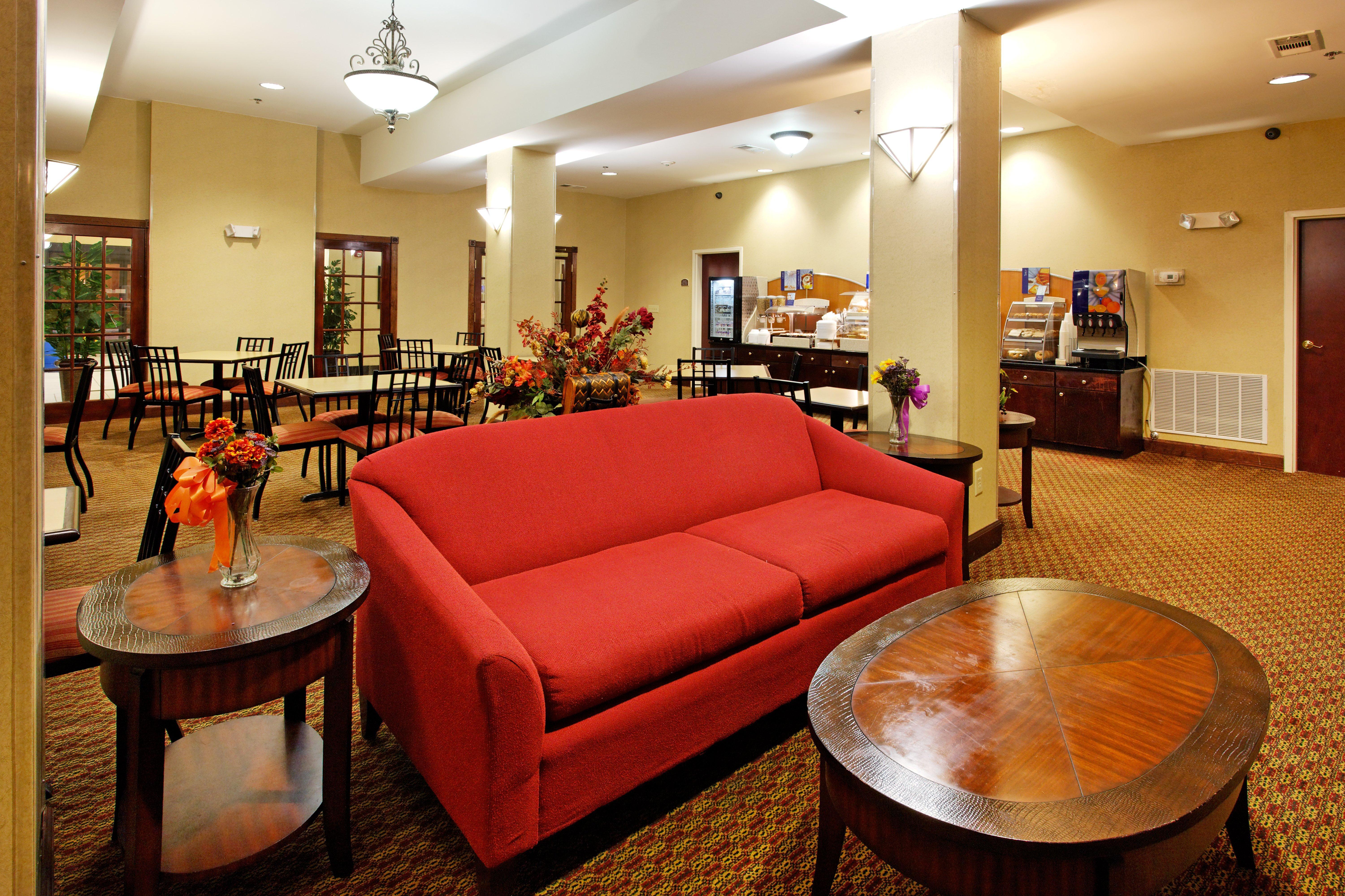 Holiday Inn Express & Suites Sylacauga Екстер'єр фото