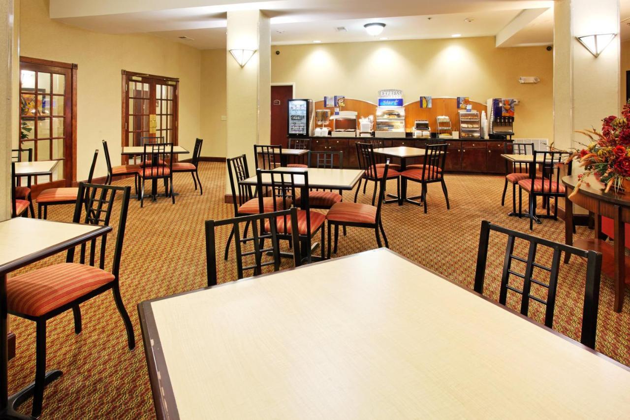 Holiday Inn Express & Suites Sylacauga Екстер'єр фото