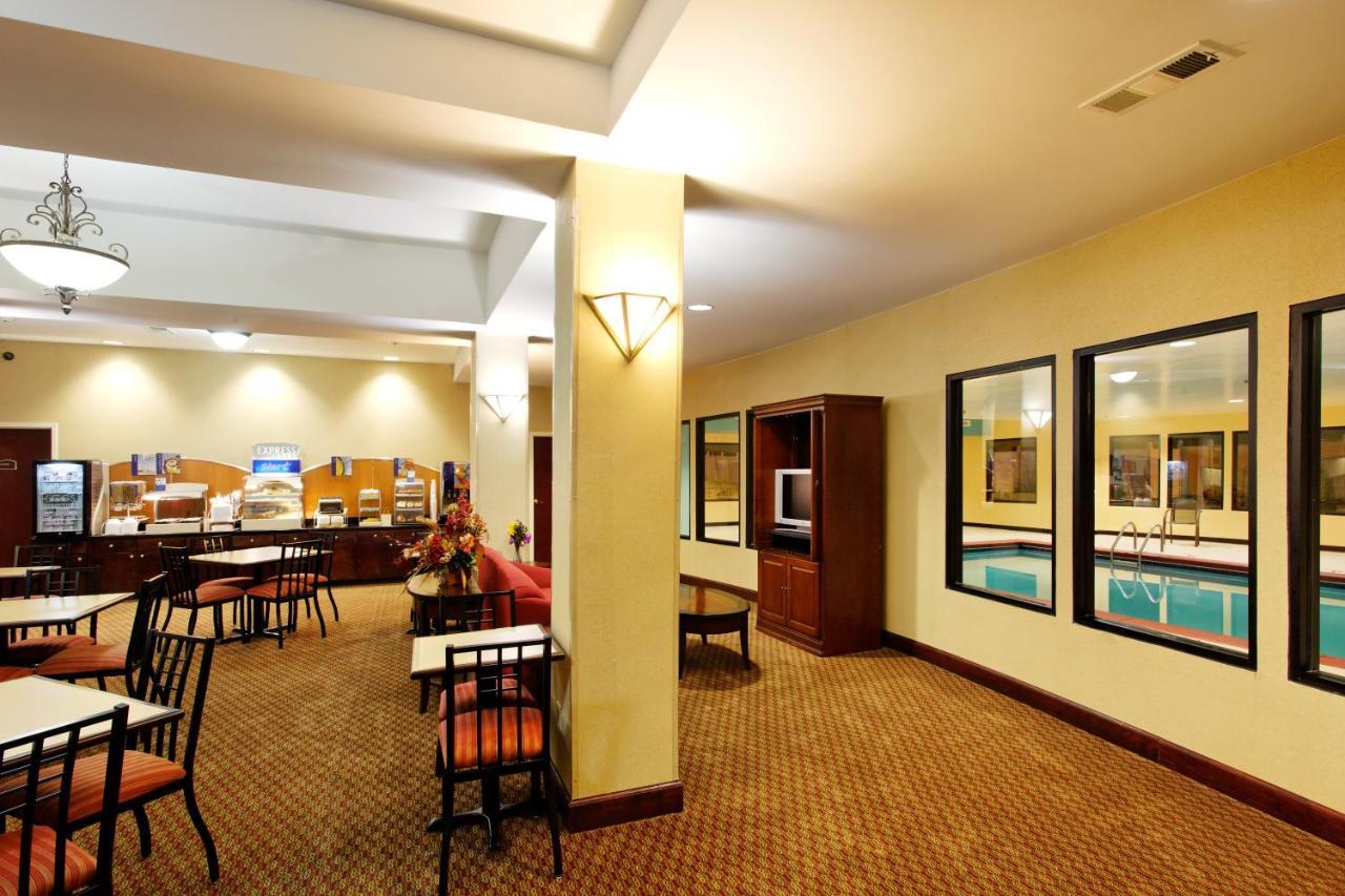 Holiday Inn Express & Suites Sylacauga Екстер'єр фото
